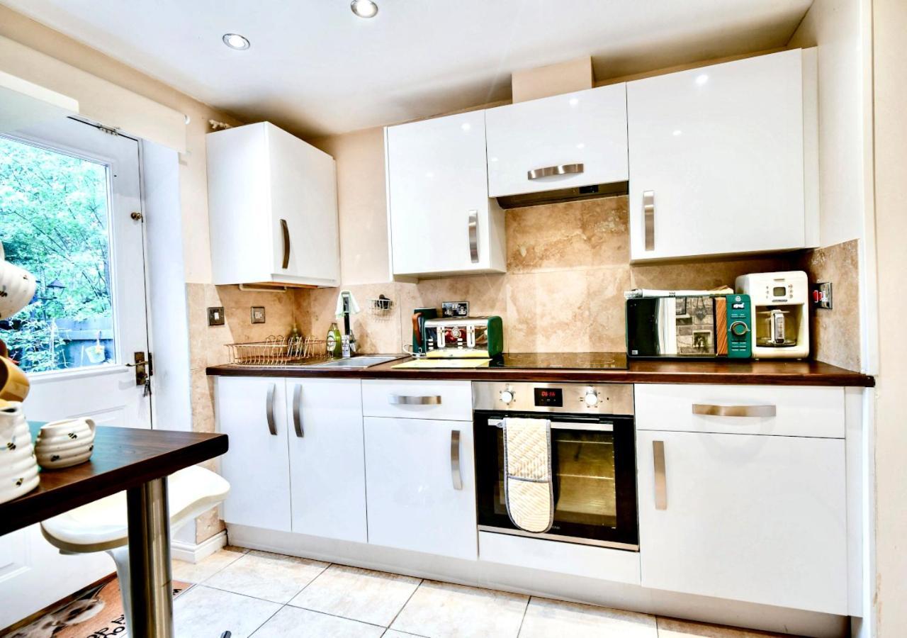 Cosy Garden Flat, Private Hot Tub & Four Poster Bed Apartamento York Exterior foto